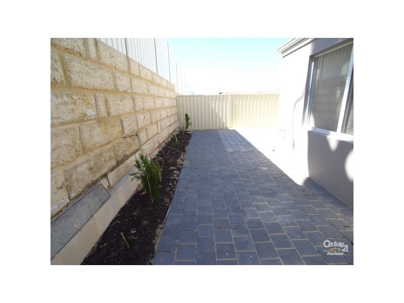 27 Zingarello Street, Pearsall WA 6065