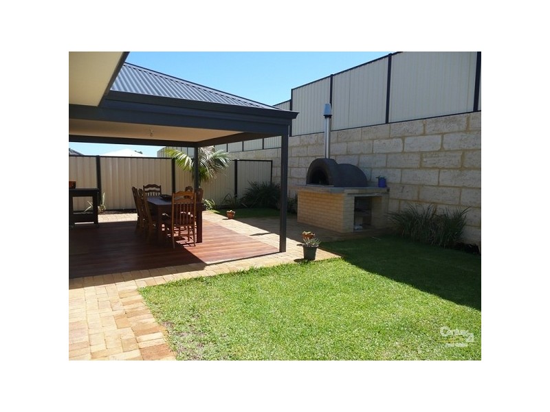 11 arvarda street, Clarkson WA 6030