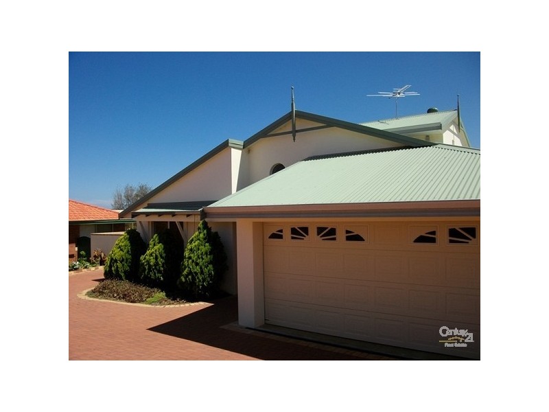 21A Holyhead Green, Mindarie WA 6030