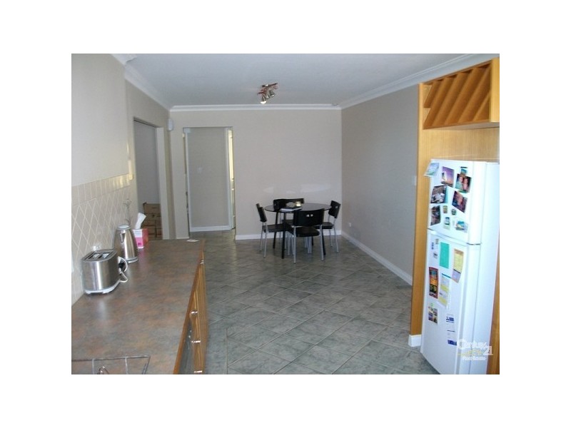 21A Holyhead Green, Mindarie WA 6030