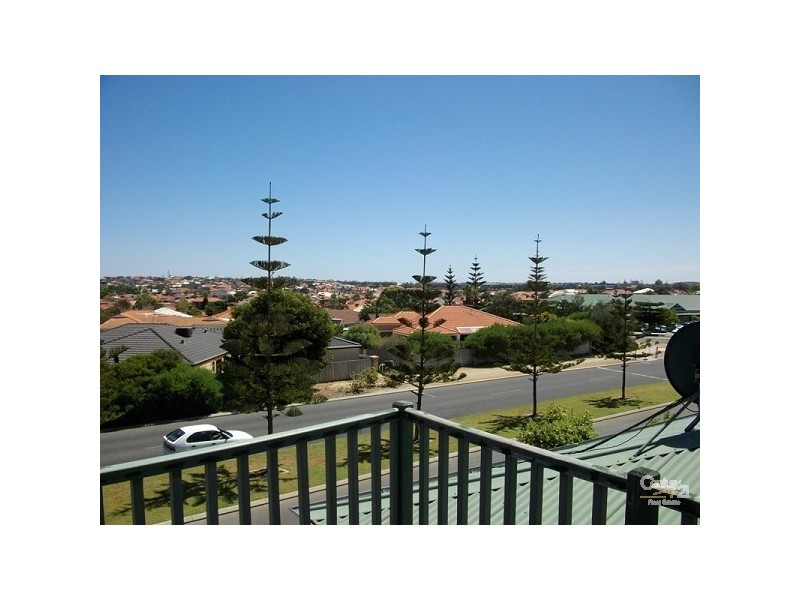 21A Holyhead Green, Mindarie WA 6030