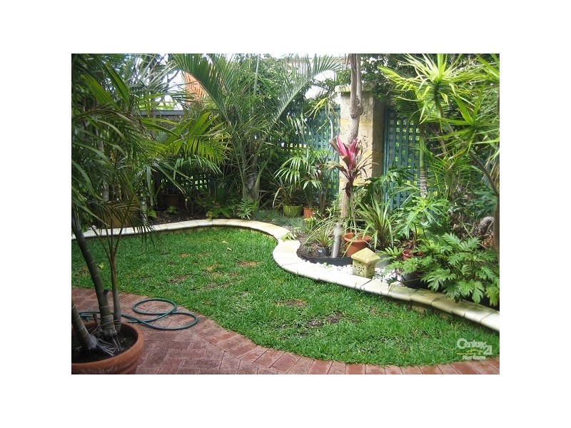 5/8 Toulan circle, Mindarie WA 6030