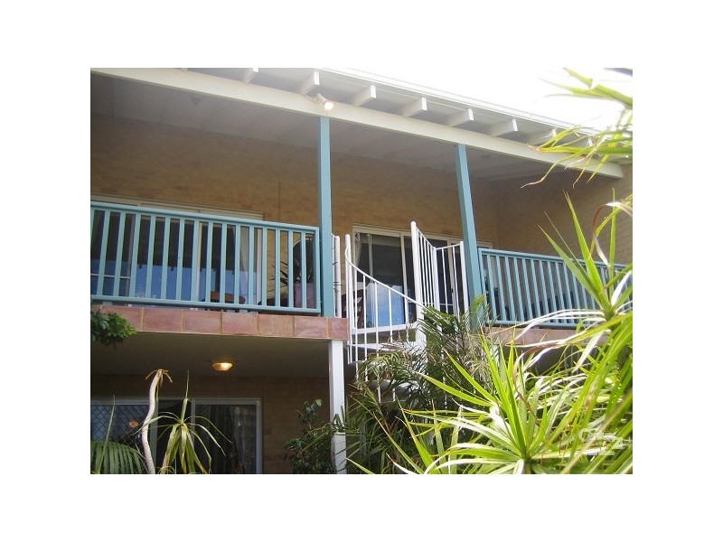 5/8 Toulan circle, Mindarie WA 6030