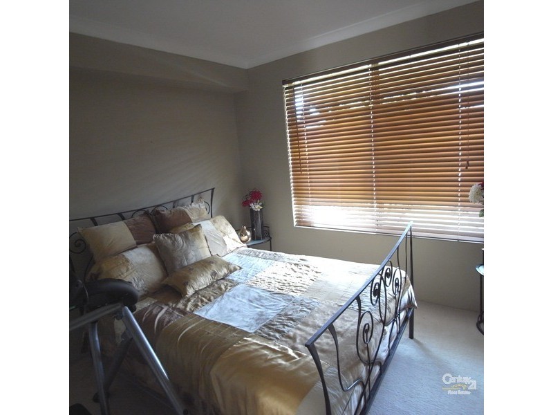 8 Ostend Parade, Mindarie WA 6030