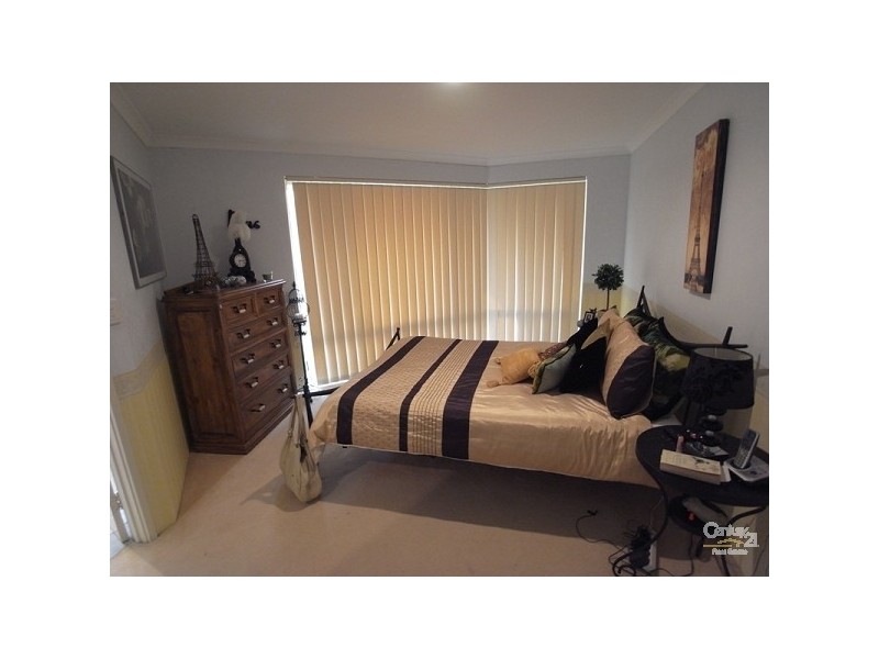 8 Ostend Parade, Mindarie WA 6030