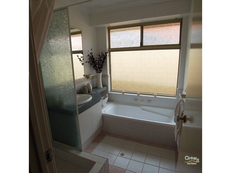 8 Ostend Parade, Mindarie WA 6030