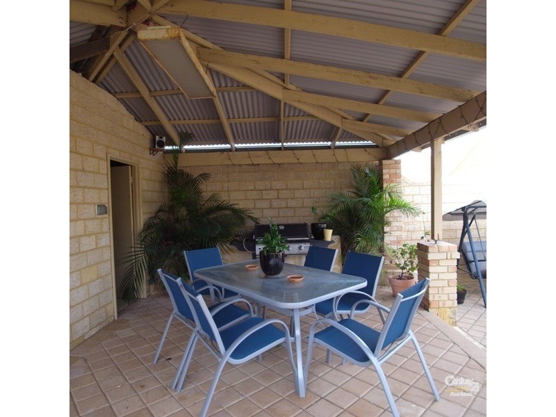 8 Ostend Parade, Mindarie WA 6030