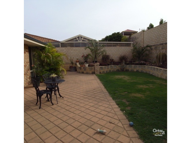 8 Ostend Parade, Mindarie WA 6030