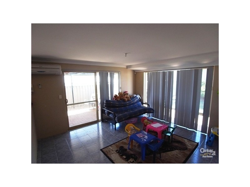 121 St Barnabas Boulevard, Quinns Rocks WA 6030