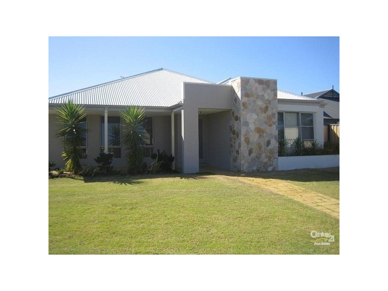 8 Grallina way, Tapping WA 6065