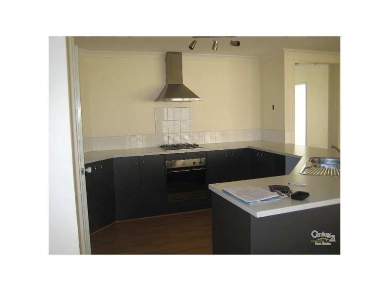 8 Grallina way, Tapping WA 6065