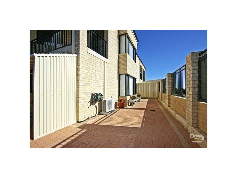 8/4 Allum Green, Merriwa WA 6030