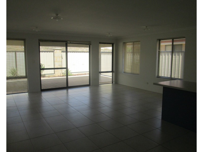 11a Capitol turn, Clarkson WA 6030