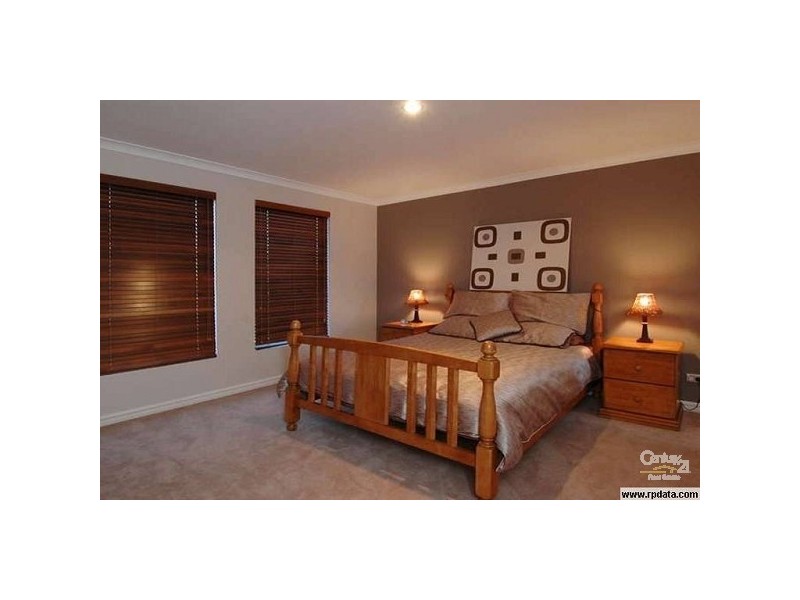 17 Ferryside road, Butler WA 6036