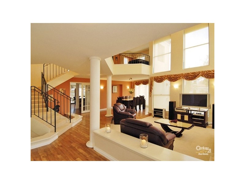 2 Kings Lynn drive, Mindarie WA 6030