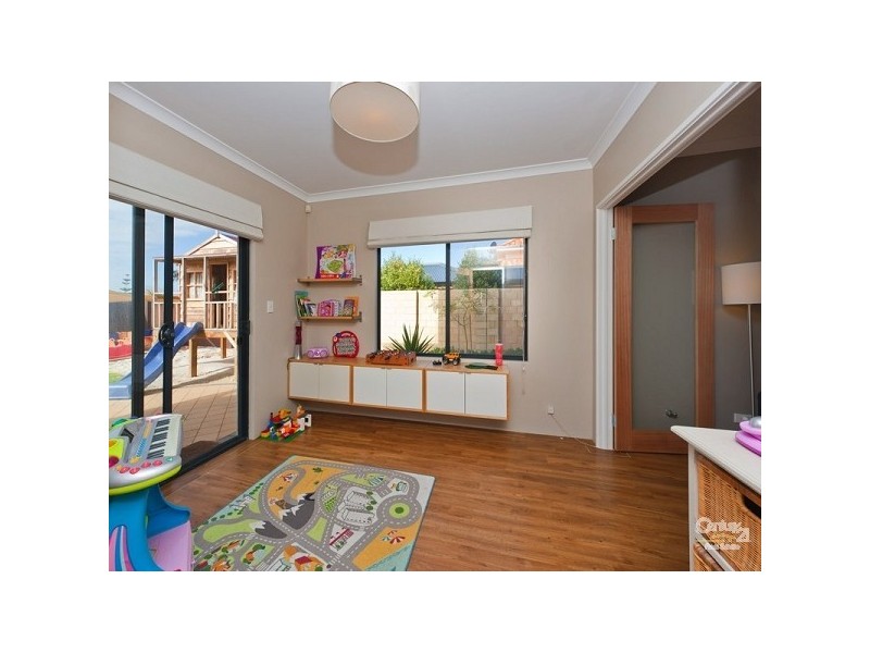 25 Gateshead Loop, Mindarie WA 6030