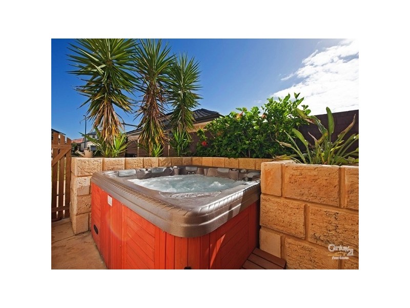 25 Gateshead Loop, Mindarie WA 6030