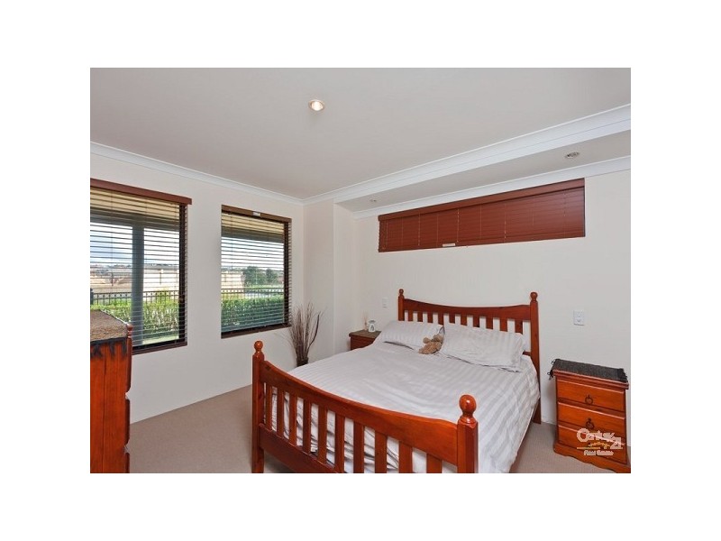 2 Lower Keys Drive, Clarkson WA 6030