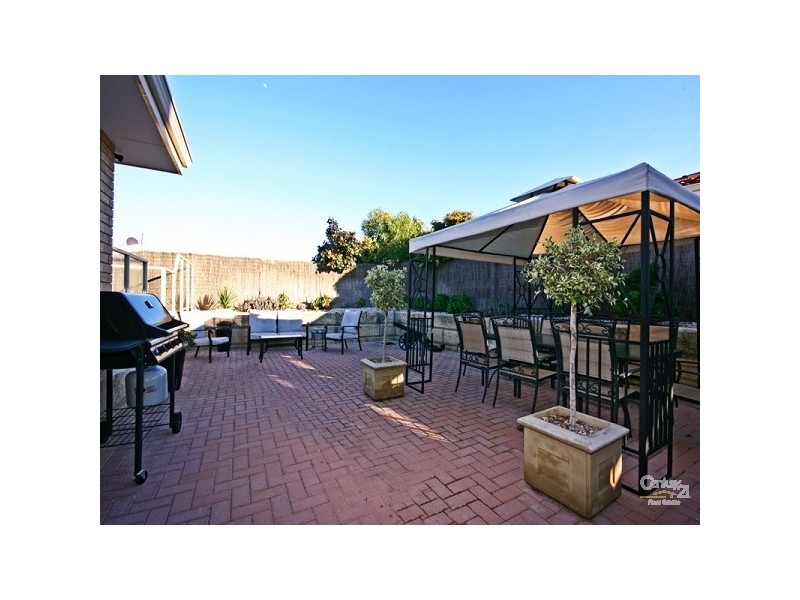 31 Weymouth Boulevard, Quinns Rocks WA 6030