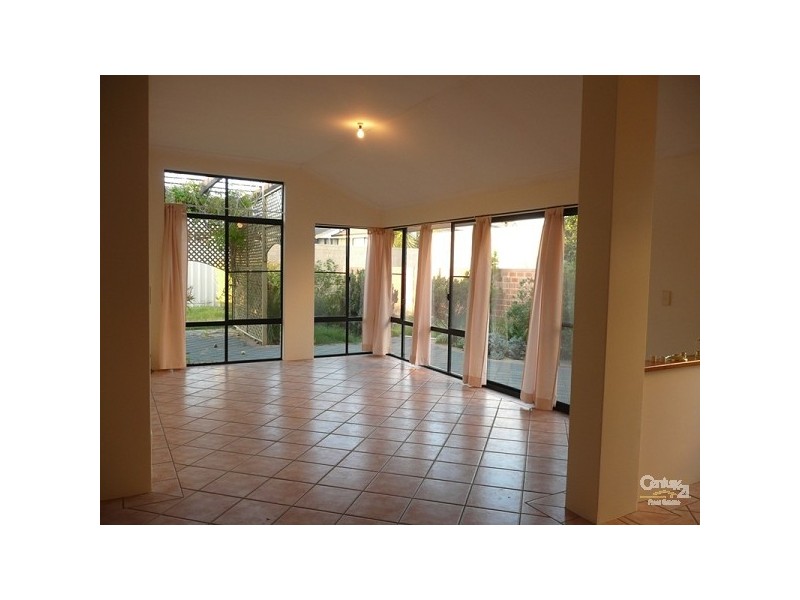 27 Longbeach prom, Mindarie WA 6030