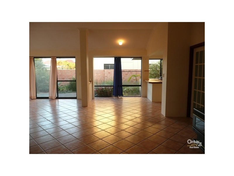 27 Longbeach prom, Mindarie WA 6030