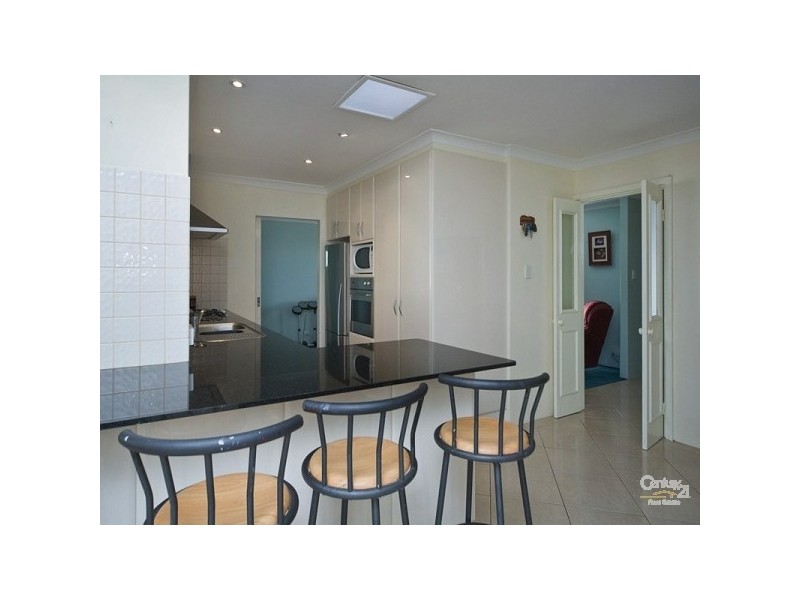 28 Kallaroo Place, Kallaroo WA 6025