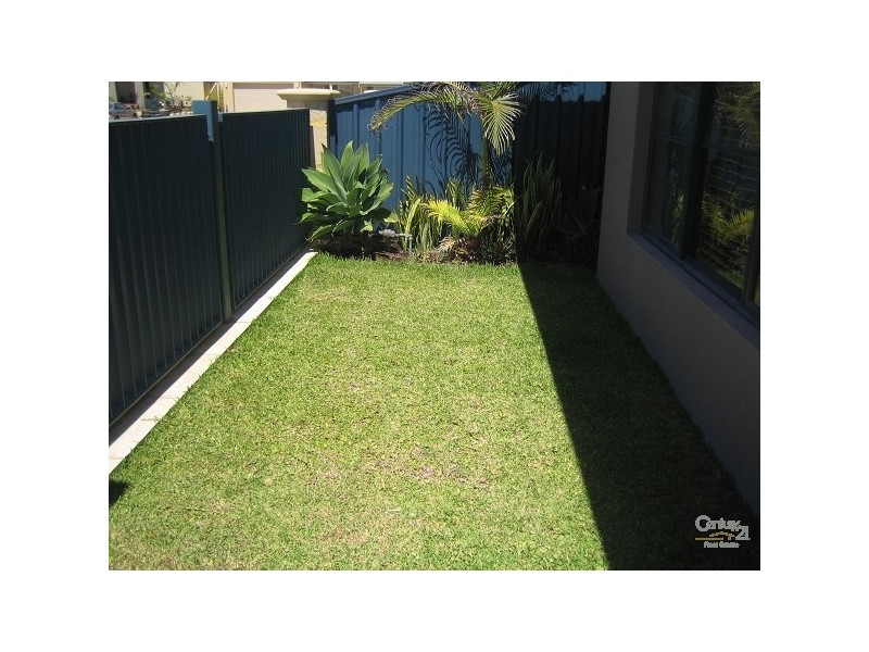 6 Seaspray cresent, Jindalee WA 6036