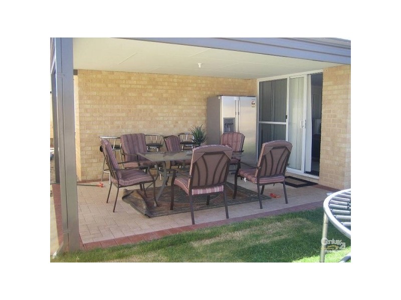 38 Tussock elbow, Banksia Grove WA 6031