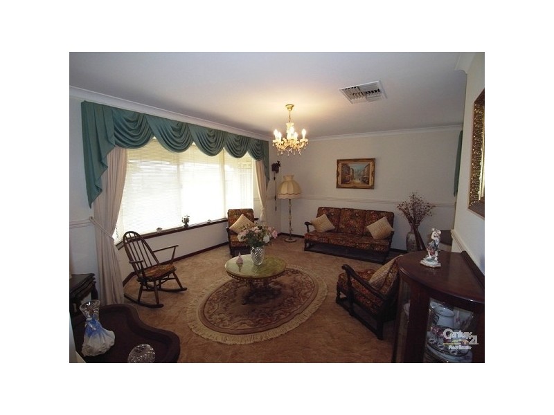 31 Stradbroke Gardens, Ridgewood WA 6030