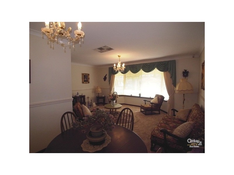 31 Stradbroke Gardens, Ridgewood WA 6030