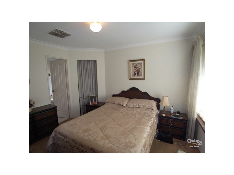 31 Stradbroke Gardens, Ridgewood WA 6030