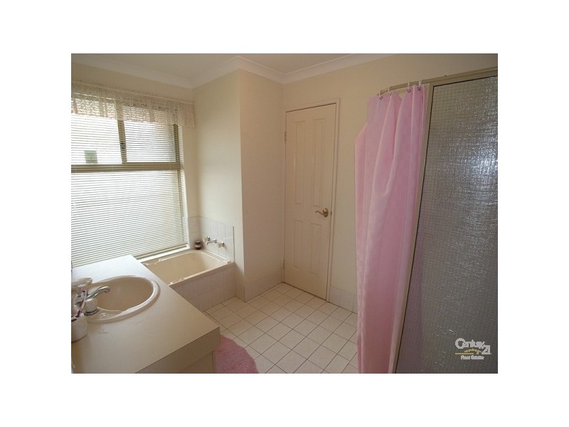 31 Stradbroke Gardens, Ridgewood WA 6030