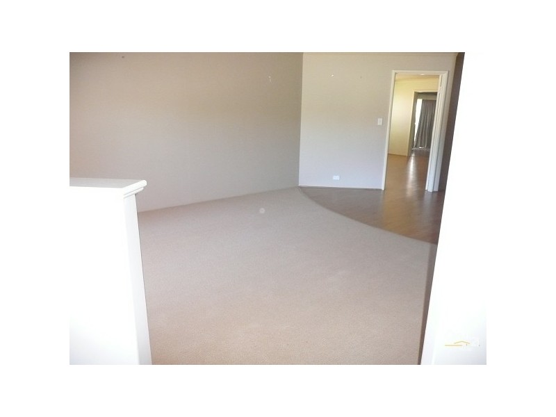 5 Shropshire cresent, Butler WA 6036