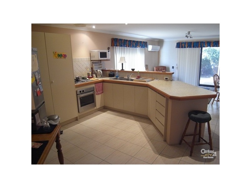 1/8 Crosshill Green, Kinross WA 6028