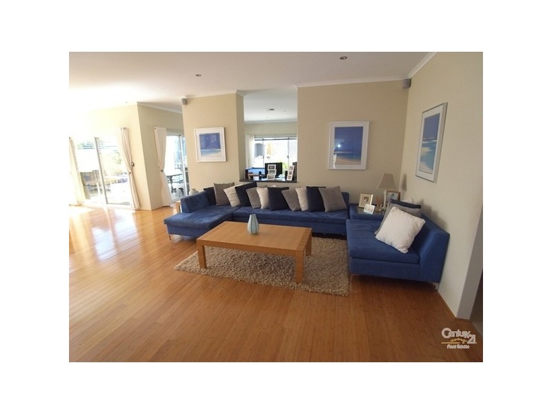 9 Hampshire Drive, Quinns Rocks WA 6030