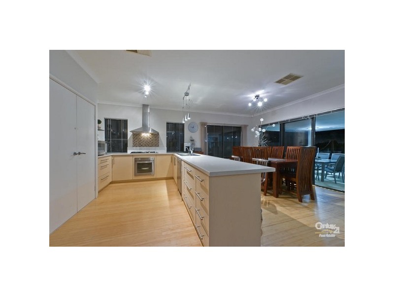 31 Dartmouth Circle, Quinns Rocks WA 6030