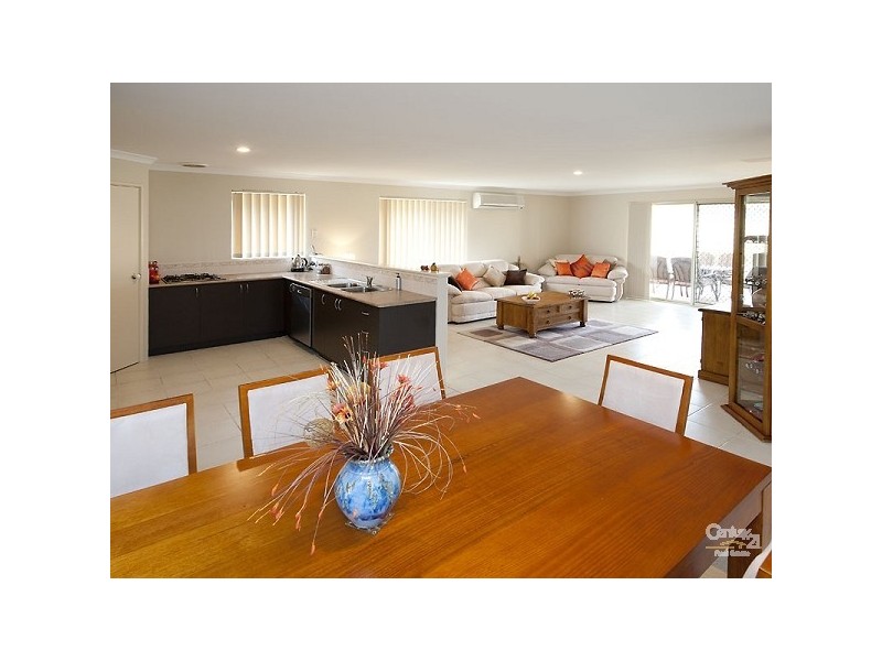20 Vanderlin Crescent, Ridgewood WA 6030