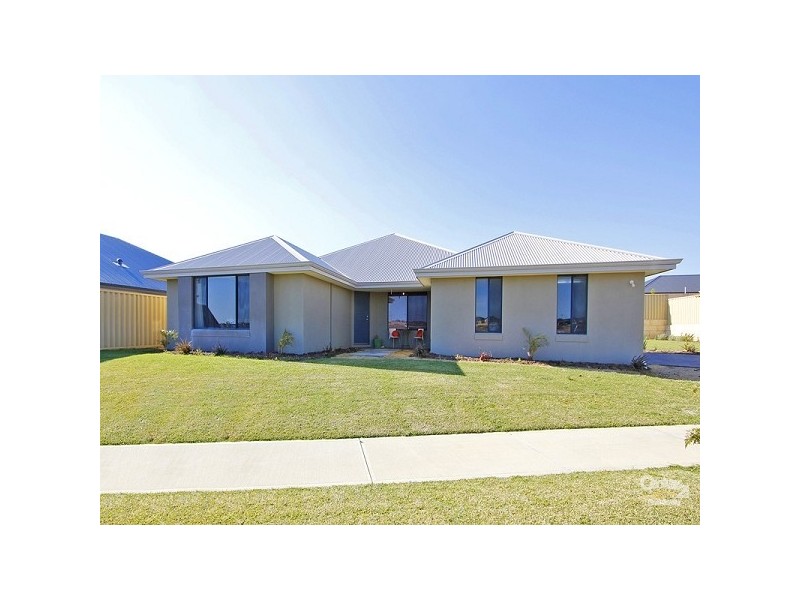 4 Hollyford Parade, Butler WA 6036