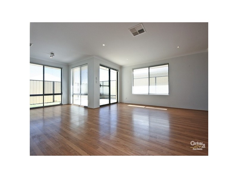 27 Lakewood Terrace, Clarkson WA 6030