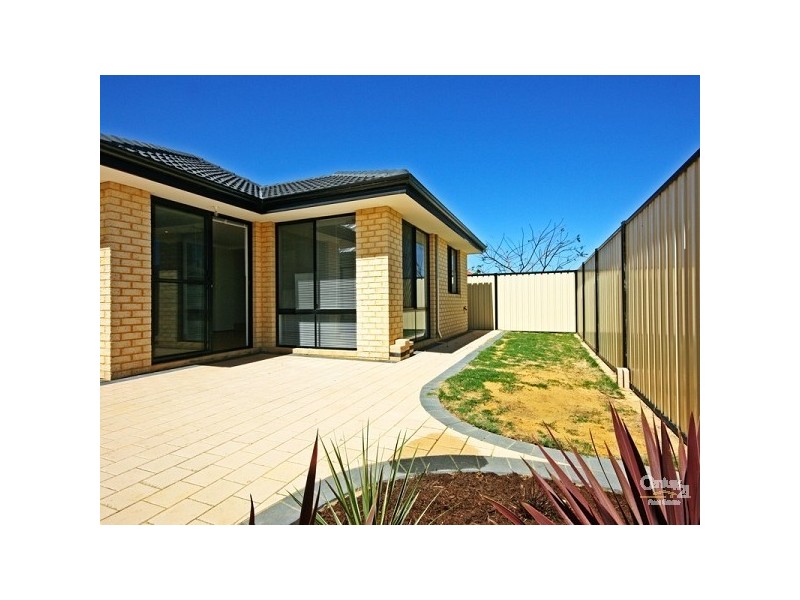 27 Lakewood Terrace, Clarkson WA 6030