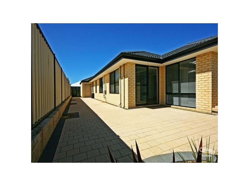 27 Lakewood Terrace, Clarkson WA 6030