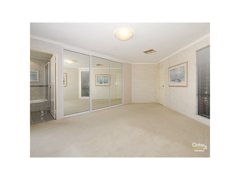 30 Rochester Drive, Mindarie WA 6030