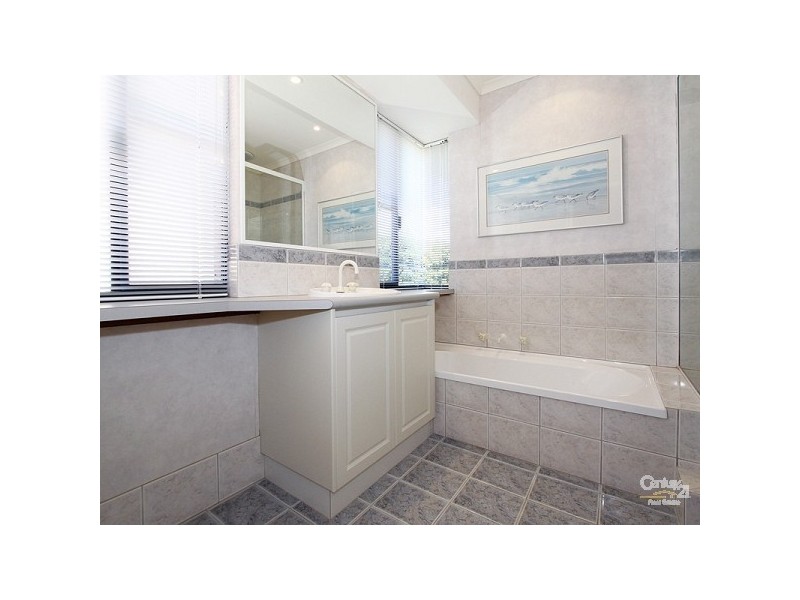 30 Rochester Drive, Mindarie WA 6030