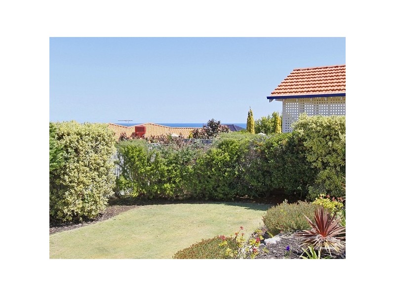 30 Rochester Drive, Mindarie WA 6030