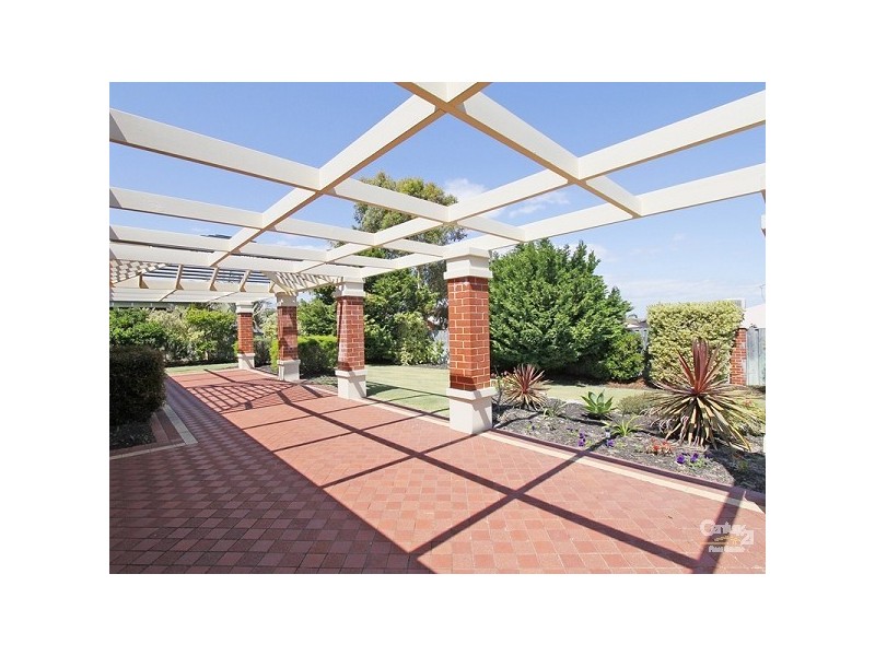 30 Rochester Drive, Mindarie WA 6030