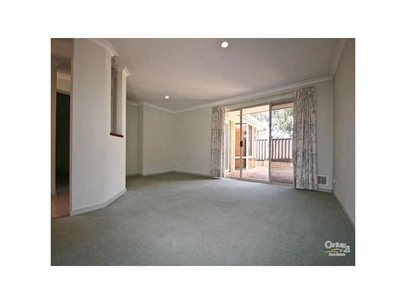 4/42 Stonehaven Parade, Kinross WA 6028