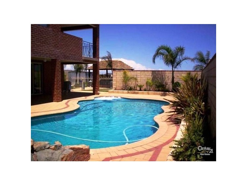 22 Rochester Drive, Mindarie WA 6030