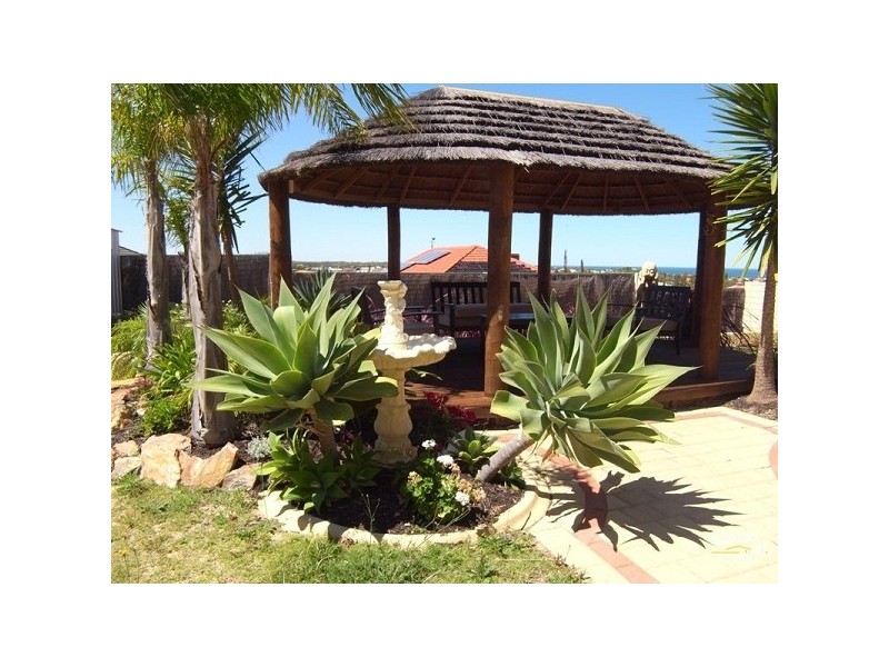 22 Rochester Drive, Mindarie WA 6030