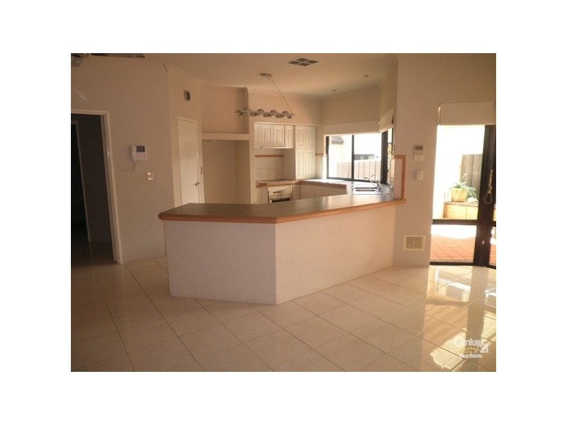 15 Rochester drive, Mindarie WA 6030