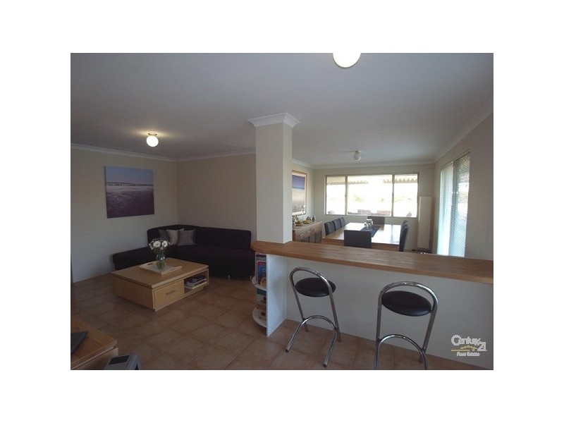 12 Drammen Elbow, Merriwa WA 6030